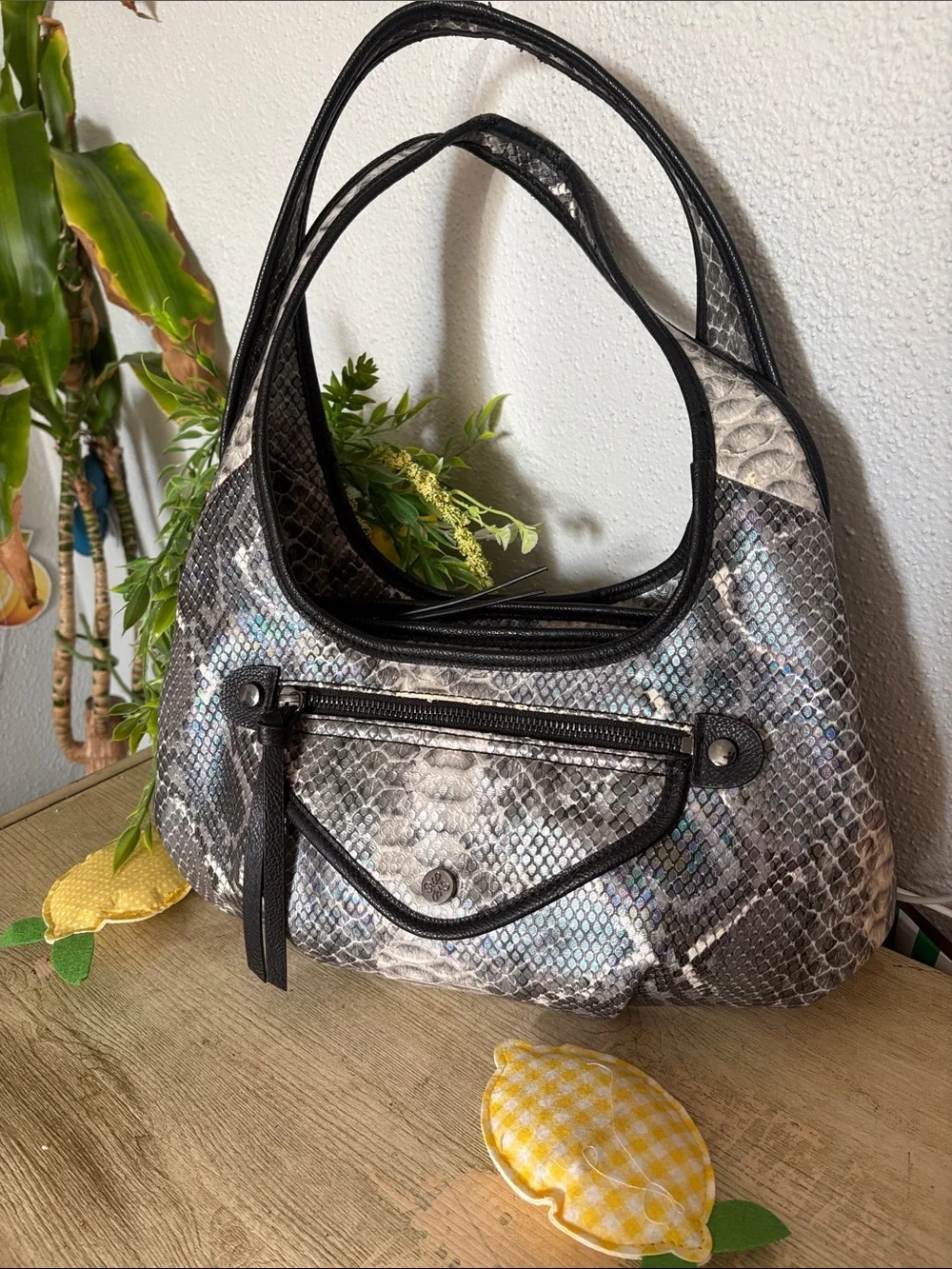 Simply Vera Snake-Print Shoulder Bag in Gray and Black